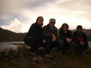 Gruppenfoto mit Franzi und Fahrer bei der Lagune (4300m)