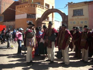 Maenner in traditioneller Tracht