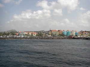 nette Haeuserfronten in Willemstad