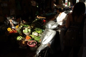 ...wird hier mit dem Moped erledigt