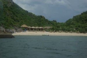 ... zu unseren Bungalows auf Monkey Island