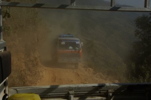 im Mountainbus kann es ab und zu ganz schoen staubig werden auf der Bergstrasse :-)