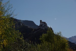 erinnert mich fast ein wenig an die Burg Hochosterwitz in Kaernten :-) (Dani)