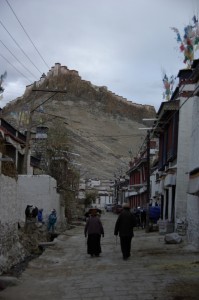 ...Tibet wie es zwar unterentwickelt, aber noch frei war! 