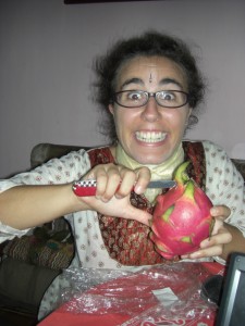 Dani ist gluecklich - hier gibts ihre geliebten Drachenfruechte :-)