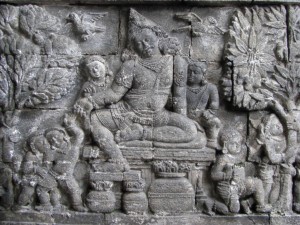 wunderschoene Reliefs zieren die Aussenmauer...