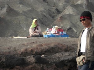 Ein Heer von Haendlern belagert den Touristenstrom