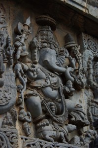 ...und durch genaues Schauen haben wir auch wieder eine Ganeshdarstellung auf dem Tempel entdeckt